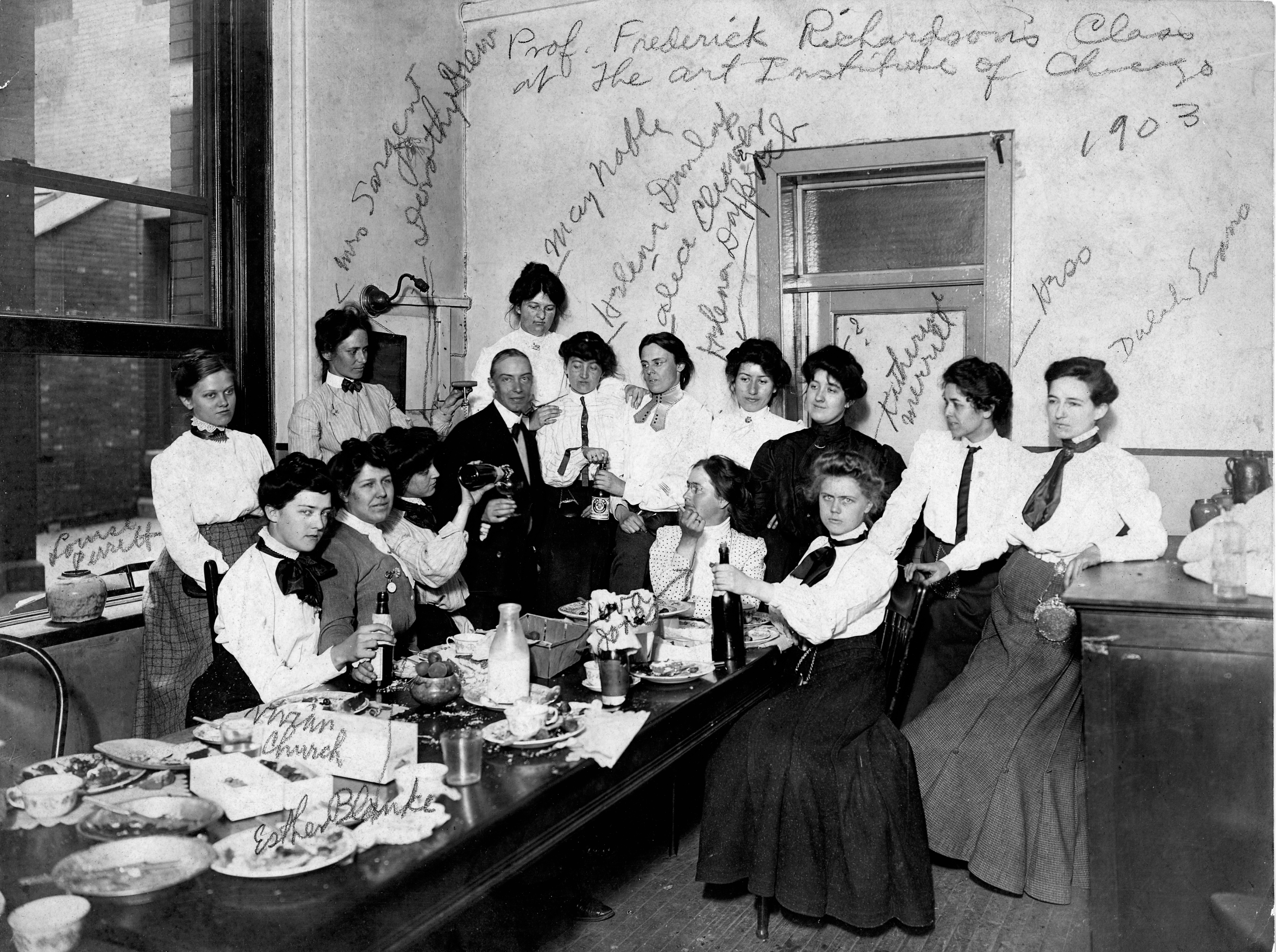 Professor Frederick Richardson and students in his illustration class at the Art Institute of Chicago, 1903. Krehbiel Papers.