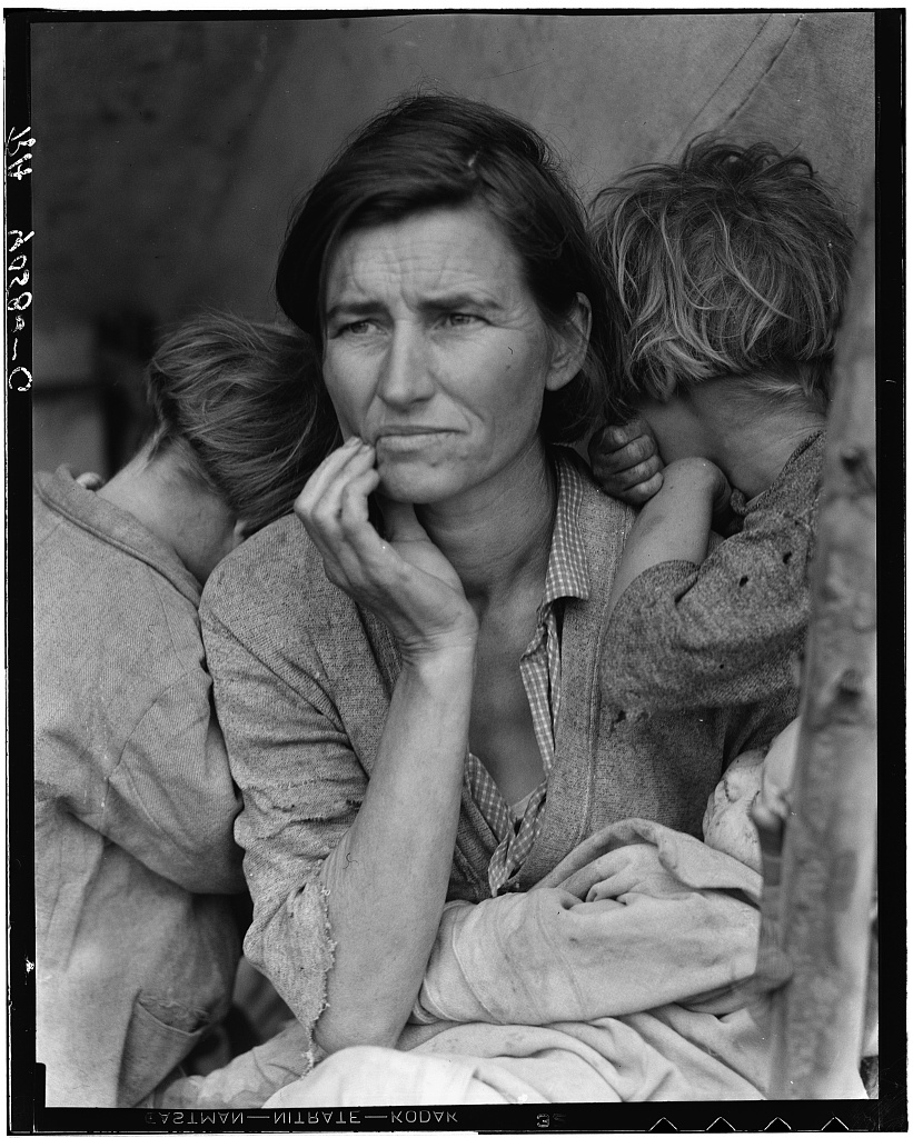 Migrant Mother (Destitute pea pickers in California. Mother of seven children. Age thirty-two. Nipomo, California), March 1936. Dorothea Lange. 